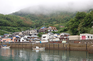 上島町高井神島(人口30人少々)の集落